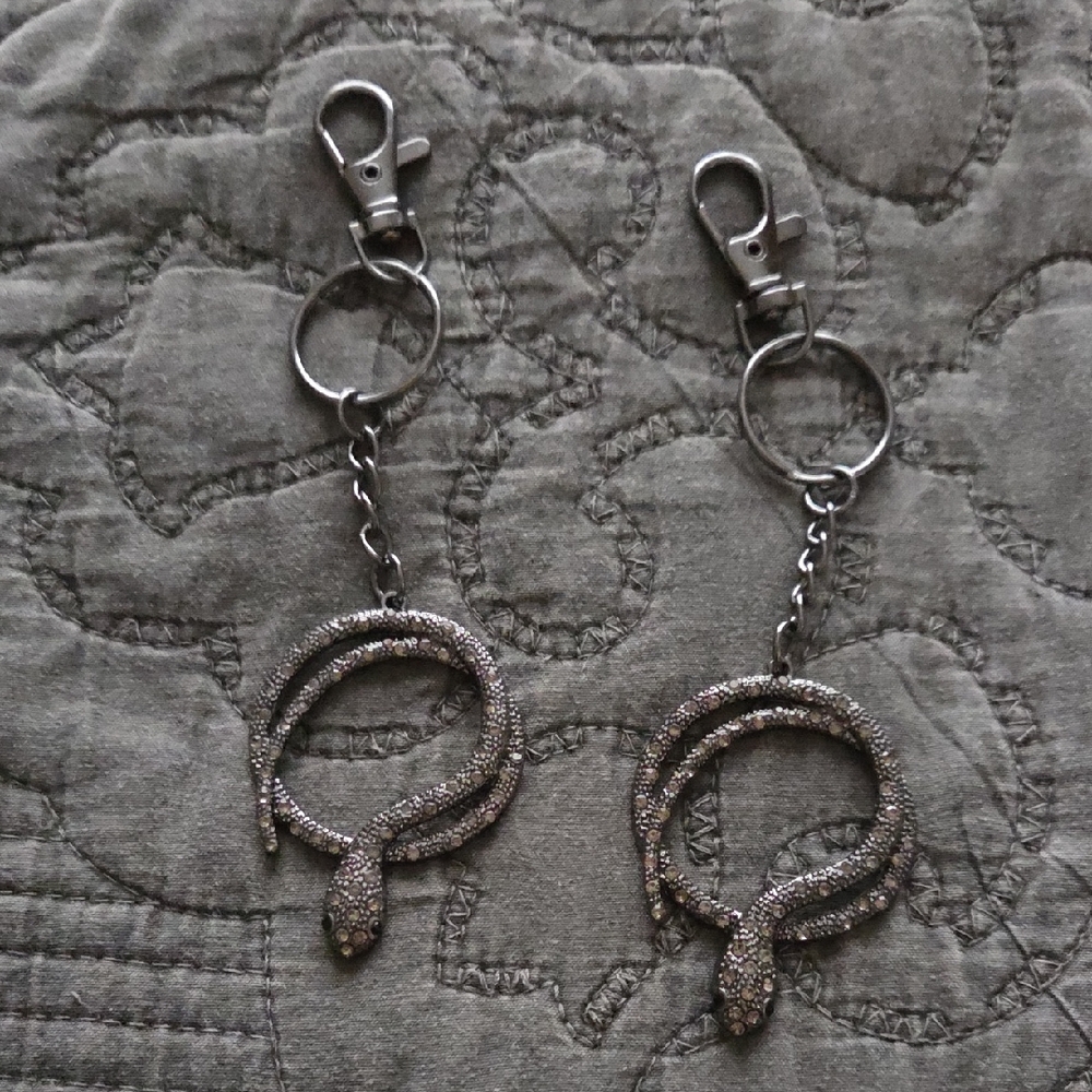 Set Of 2 Elegant Snake Keychain Accessory